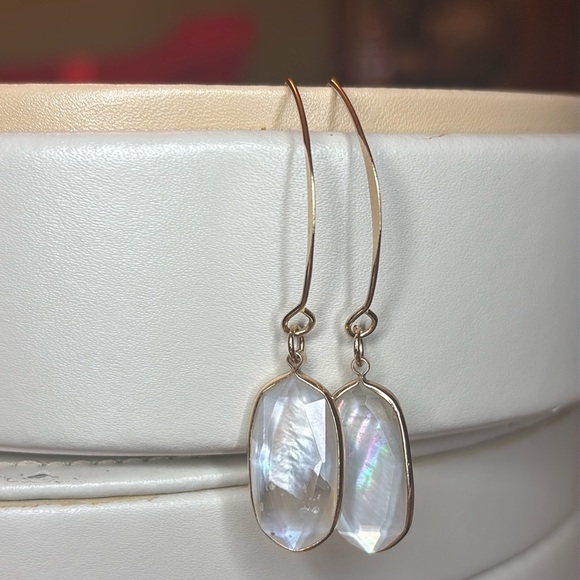 Natural Genuine Quartz Earrings!
Genuine Semi Precious Stone! - Picture 3 of 4